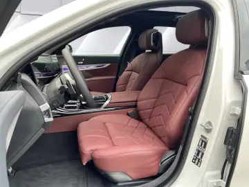 BMW 740 d xDrive M-Pro SKYLoung Leather-Red REARTV!
