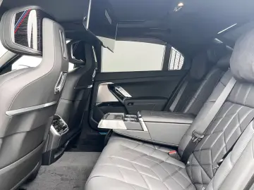 BMW 740d xDrive MSportPro ExLounge Conno Inno Sky 21