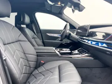 BMW 740d xDrive MSportPro ExLounge Conno Inno Sky 21