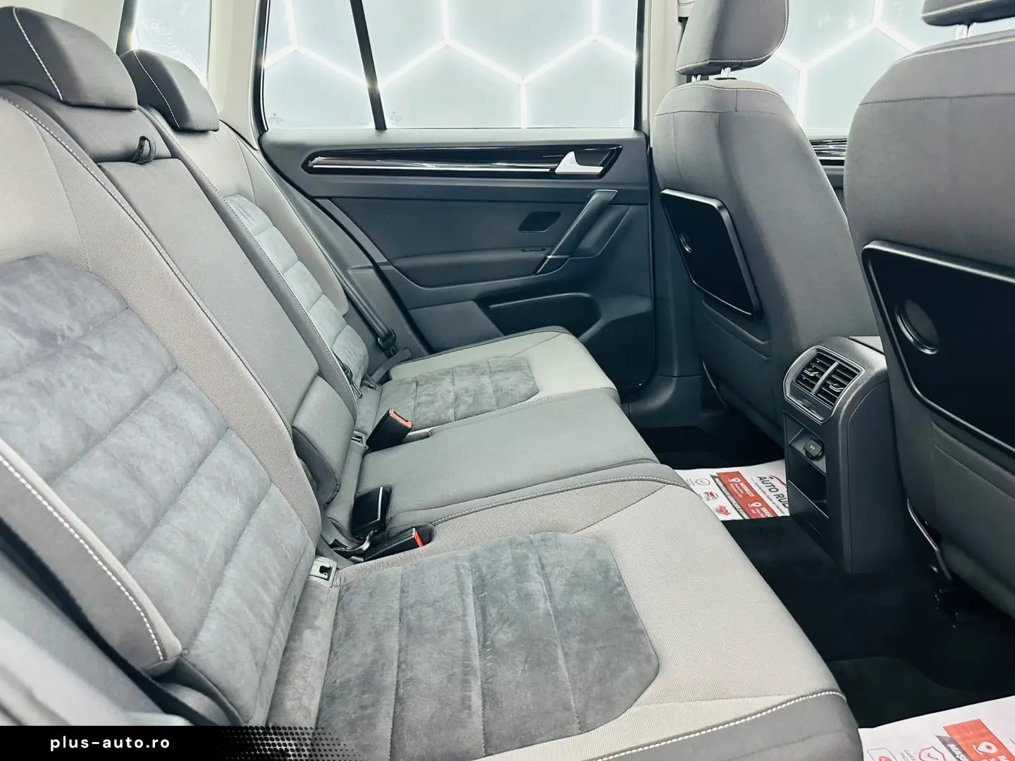 VOLKSWAGEN GOLF-SPORTSVAN 2015 1.6D E6 Garantie 12 Luni Rate