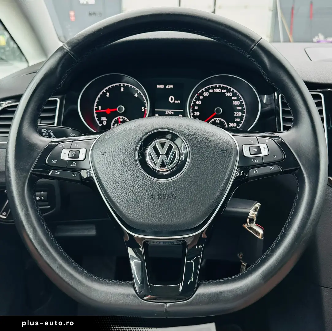 VOLKSWAGEN GOLF-SPORTSVAN 2015 1.6D E6 Garantie 12 Luni Rate