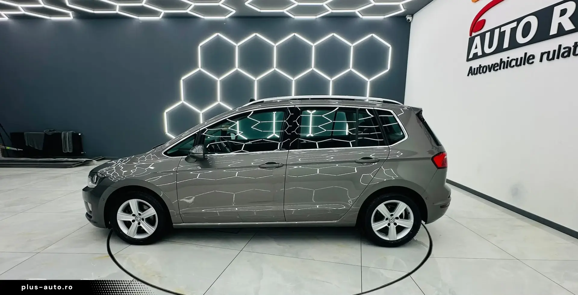 VOLKSWAGEN GOLF-SPORTSVAN 2015 1.6D E6 Garantie 12 Luni Rate