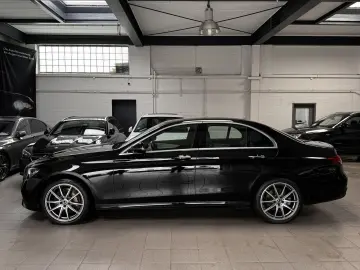 MERCEDES-BENZ E 300 de 4M AMG LINE MBUX HUD MULTIBEAM DISTR.