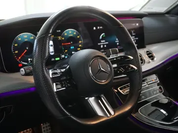 MERCEDES-BENZ E 300 de 4M AMG LINE MBUX HUD MULTIBEAM DISTR.
