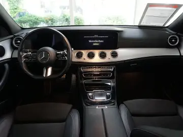 MERCEDES-BENZ E 300 de 4M AMG LINE MBUX HUD MULTIBEAM DISTR.