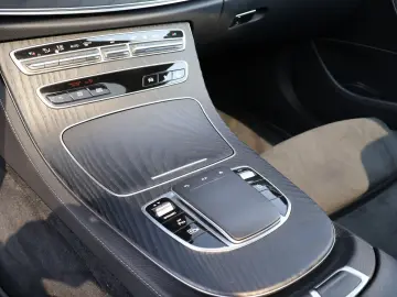 MERCEDES-BENZ E 300 de 4M AMG Pano-NightPak-AHK-Kame…