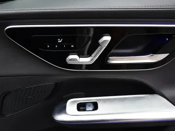 MERCEDES-BENZ GLC 300 d 4MATIC AMG-LINE-INT 9G DIGITAL-LIGHT