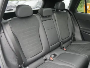 MERCEDES-BENZ GLC 200 4Matic AMG Line Premium Plus AHK