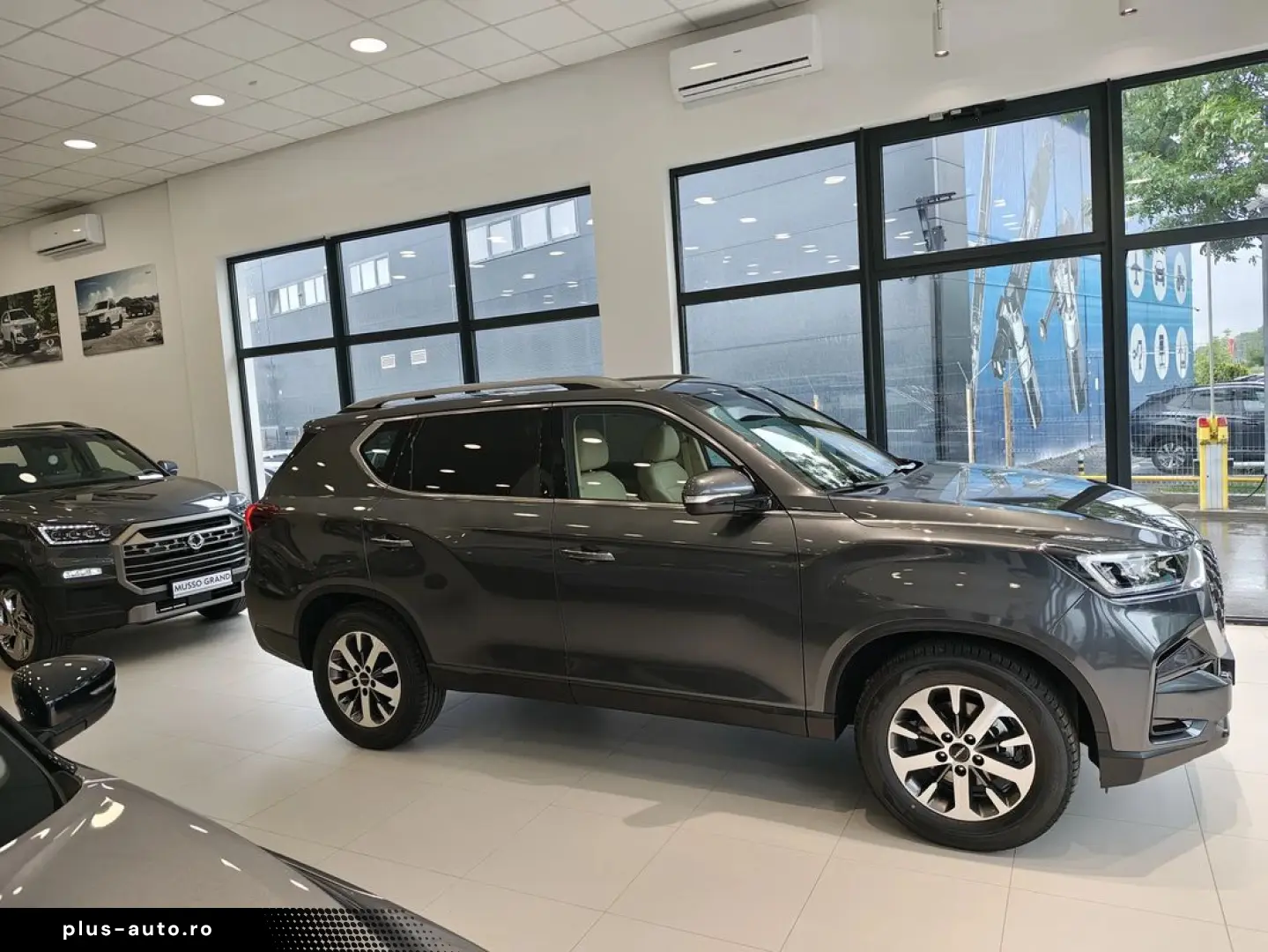 Kg-Mobility Rexton