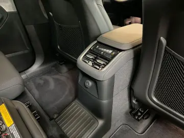VOLVO XC90 T8 AWD Ultra-Bright Neues-Modell Luftfahrwe