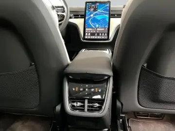 VOLVO EX90 Twin-Motor AWD Ultra 6-Sitzer Luftf B&W 22'