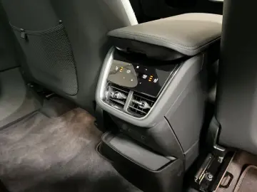 VOLVO EX90 Twin-Motor AWD Ultra 6-Sitzer Luftf B&W 22'