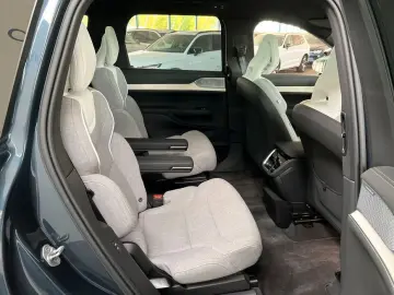 VOLVO EX90 Twin-Motor AWD Ultra 6-Sitzer Luftf B&W 22'