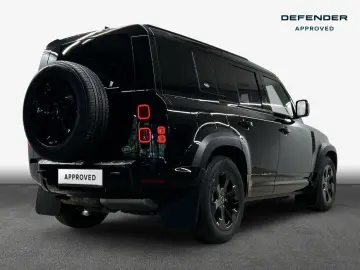 LAND ROVER Defender 110 D300 X-Dynamic SE