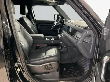 LAND ROVER Defender 110 D300 X-Dynamic SE