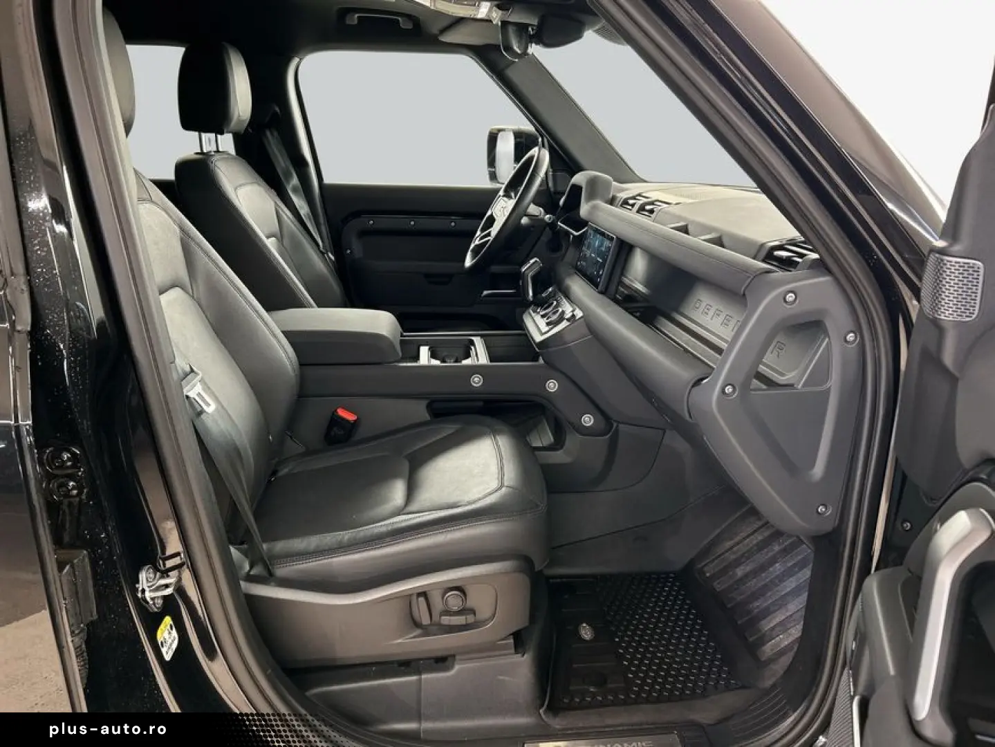 LAND ROVER Defender 110 D300 X-Dynamic SE