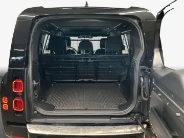 LAND ROVER Defender 110 D300 X-Dynamic SE