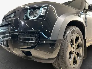 LAND ROVER Defender 110 D300 X-Dynamic SE