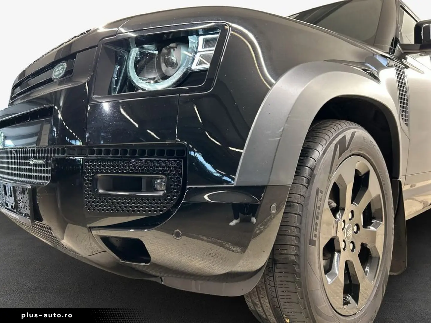 LAND ROVER Defender 110 D300 X-Dynamic SE