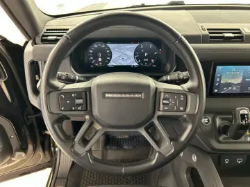 LAND ROVER Defender 110 D300 X-Dynamic SE