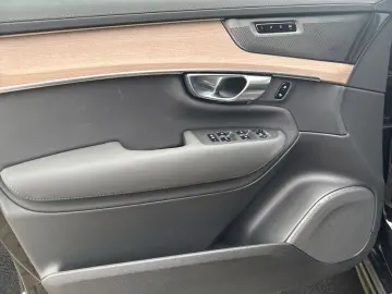 VOLVO XC90 B5 B AWD Plus Bright 184 kW  5-türig