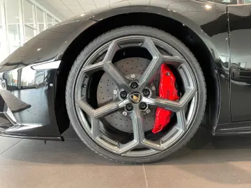 LAMBORGHINI Huracán EVO Spyder   LIFT   SENSONUM   SOFORT