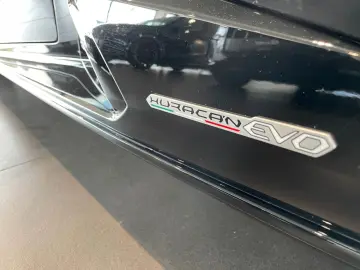 LAMBORGHINI Huracán EVO Spyder   LIFT   SENSONUM   SOFORT
