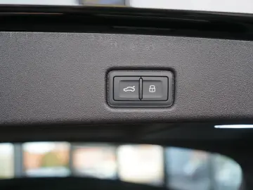 AUDI Q5 TDI quattro   2x S line   Pano   Tech plus