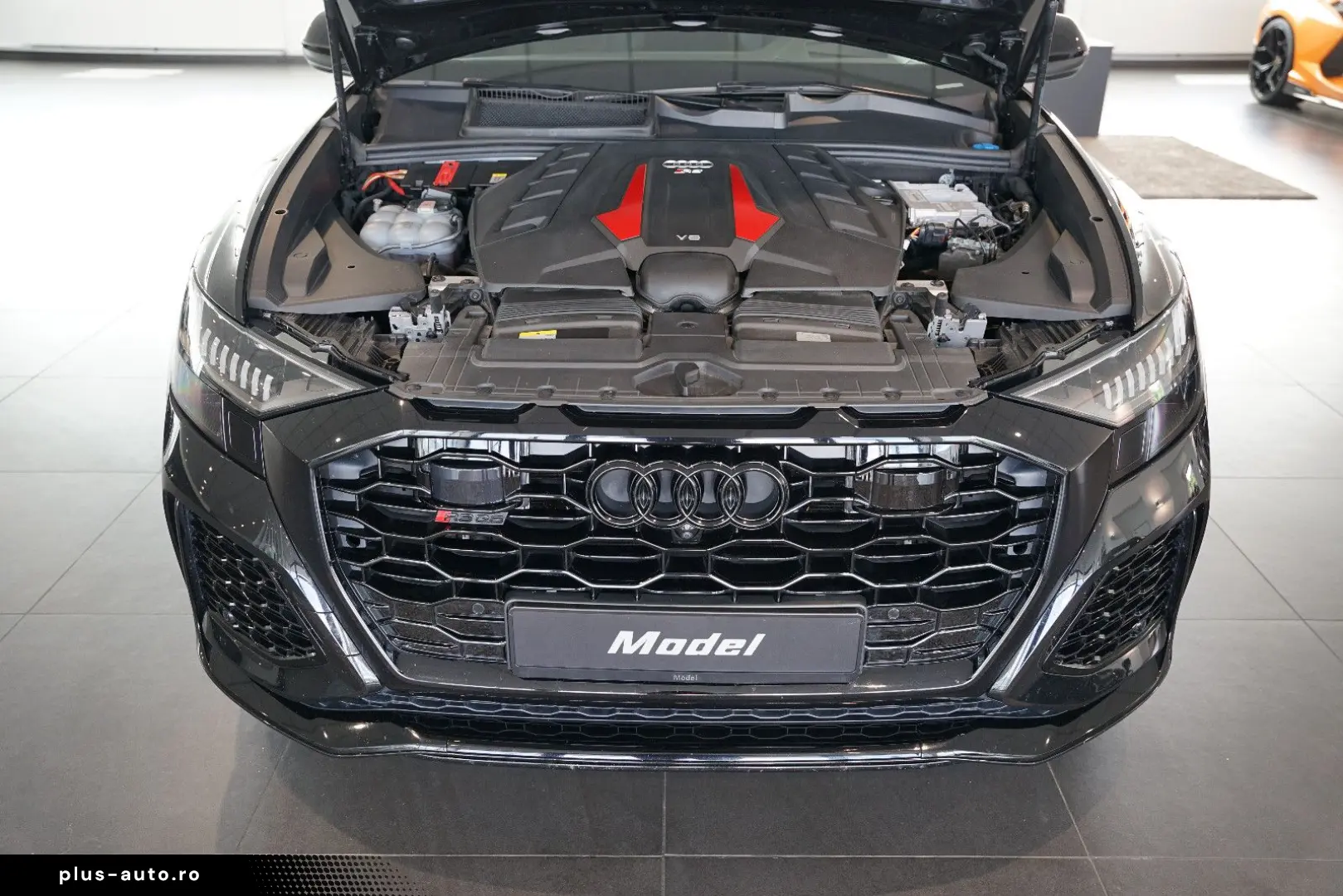 AUDI RSQ8   HuD   Keramik   Pano   305 km h   23