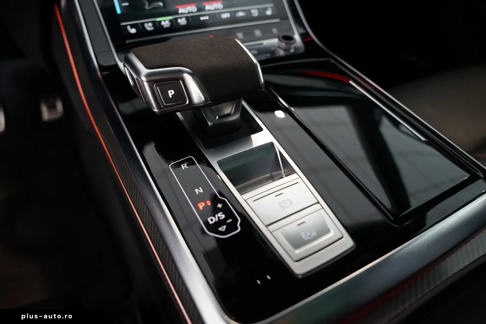 AUDI RSQ8   HuD   Keramik   Pano   305 km h   23