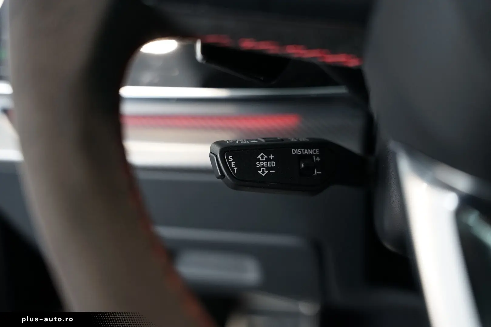 AUDI RSQ8   HuD   Keramik   Pano   305 km h   23