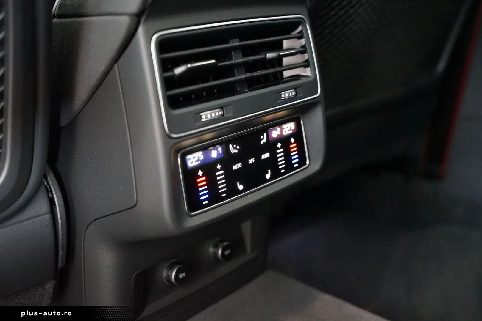 AUDI RSQ8   HuD   Keramik   Pano   305 km h   23