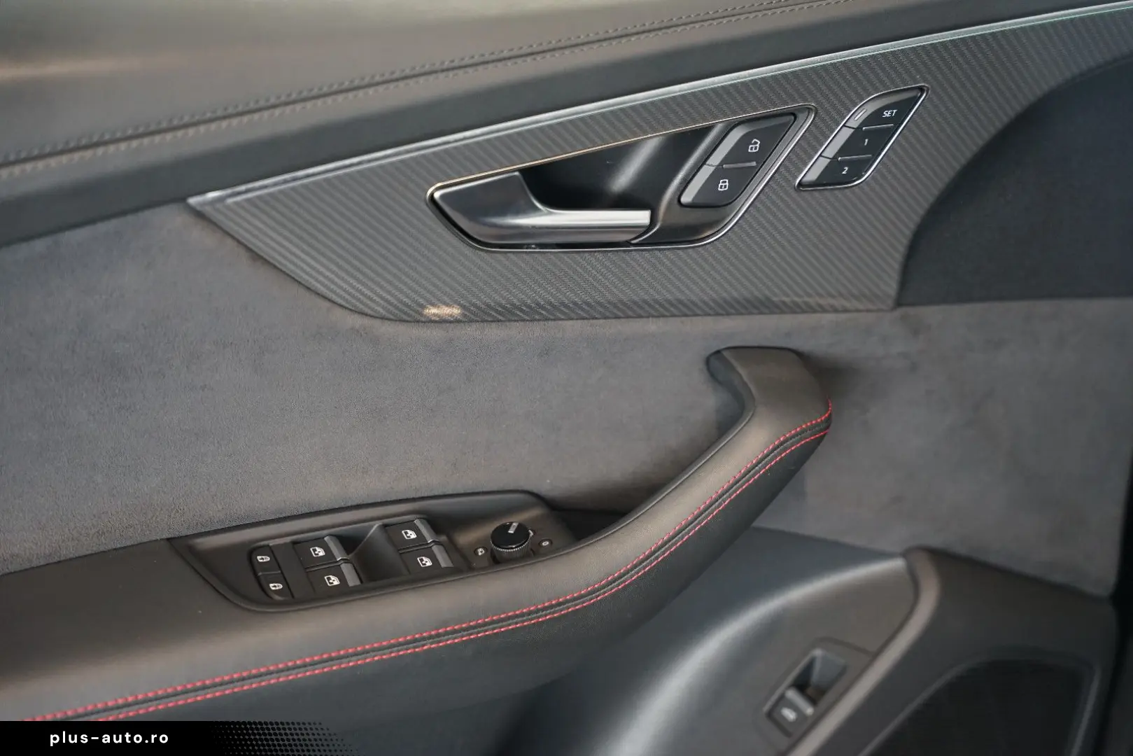 AUDI RSQ8   HuD   Keramik   Pano   305 km h   23