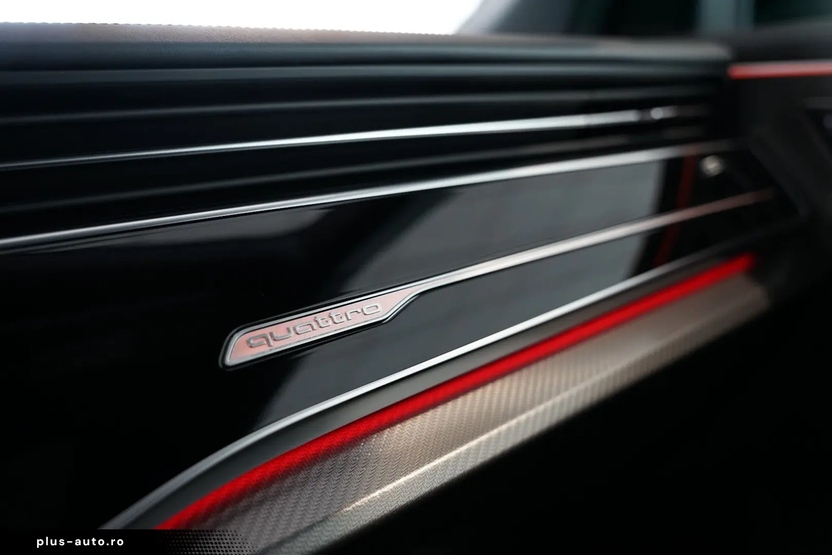 AUDI RSQ8   HuD   Keramik   Pano   305 km h   23