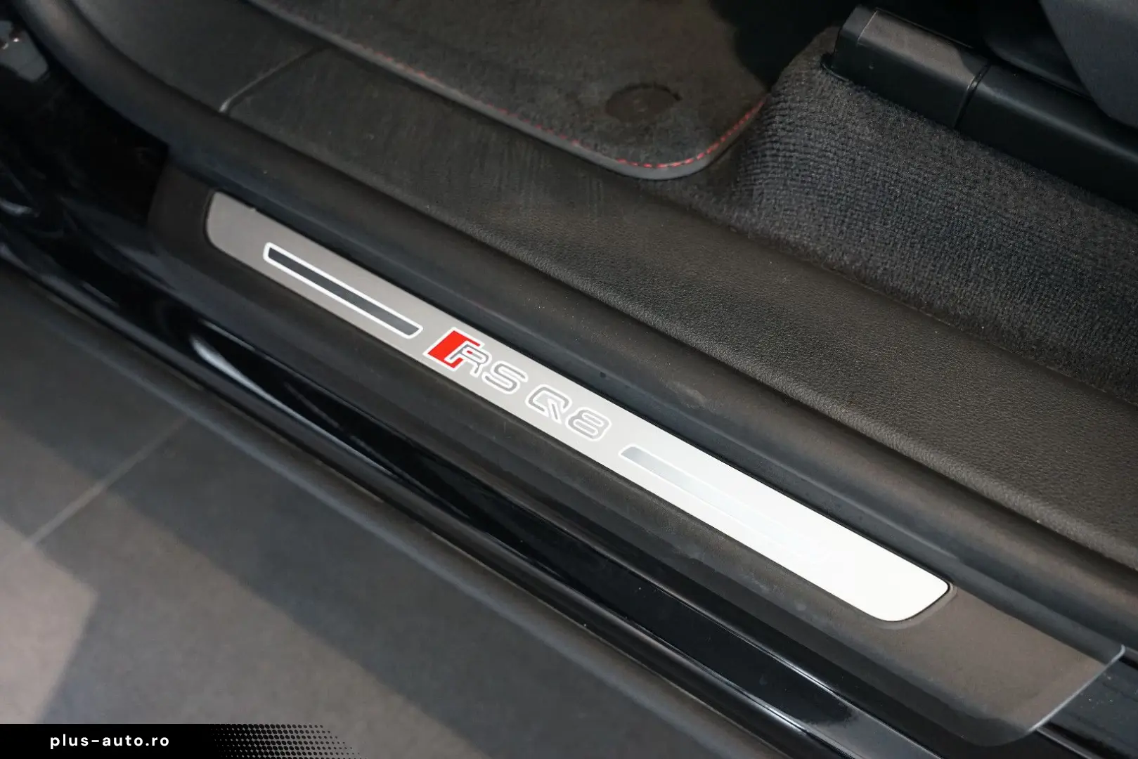 AUDI RSQ8   HuD   Keramik   Pano   305 km h   23