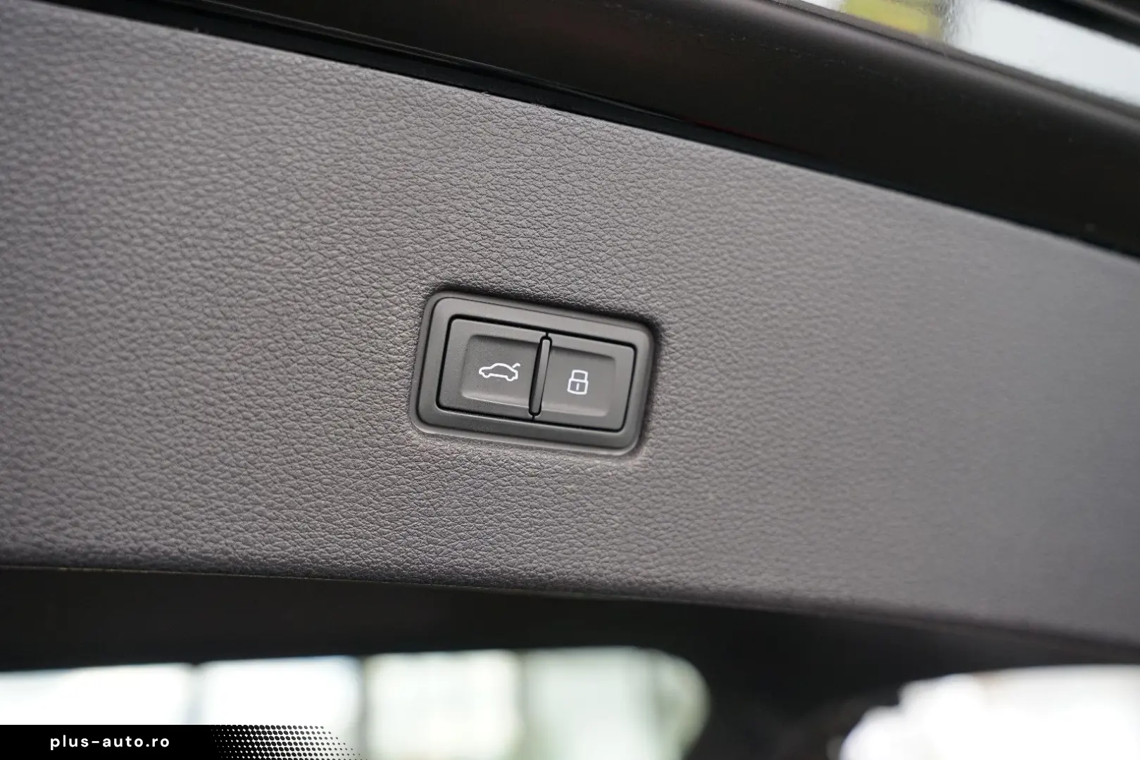 AUDI RSQ8   HuD   Keramik   Pano   305 km h   23