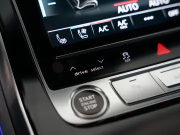 AUDI Q8 50 TDI S line   S-Sportsitze   Pano   B&O