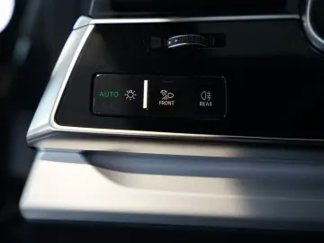 AUDI Q8 50 TDI S line   S-Sportsitze   Pano   B&O
