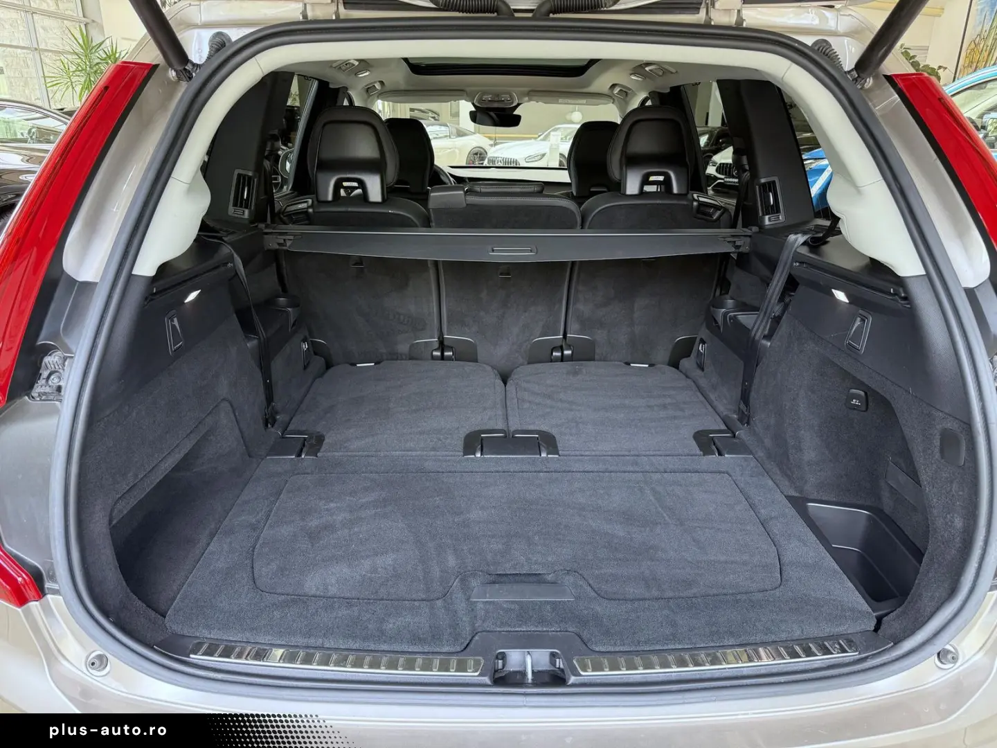 VOLVO XC 90 T8 AWD Plus Bright 7Sitze Pano LEDER STDHZ