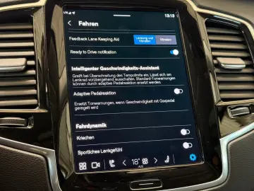 VOLVO XC 90 T8 AWD Plus Bright 7Sitze Pano LEDER STDHZ