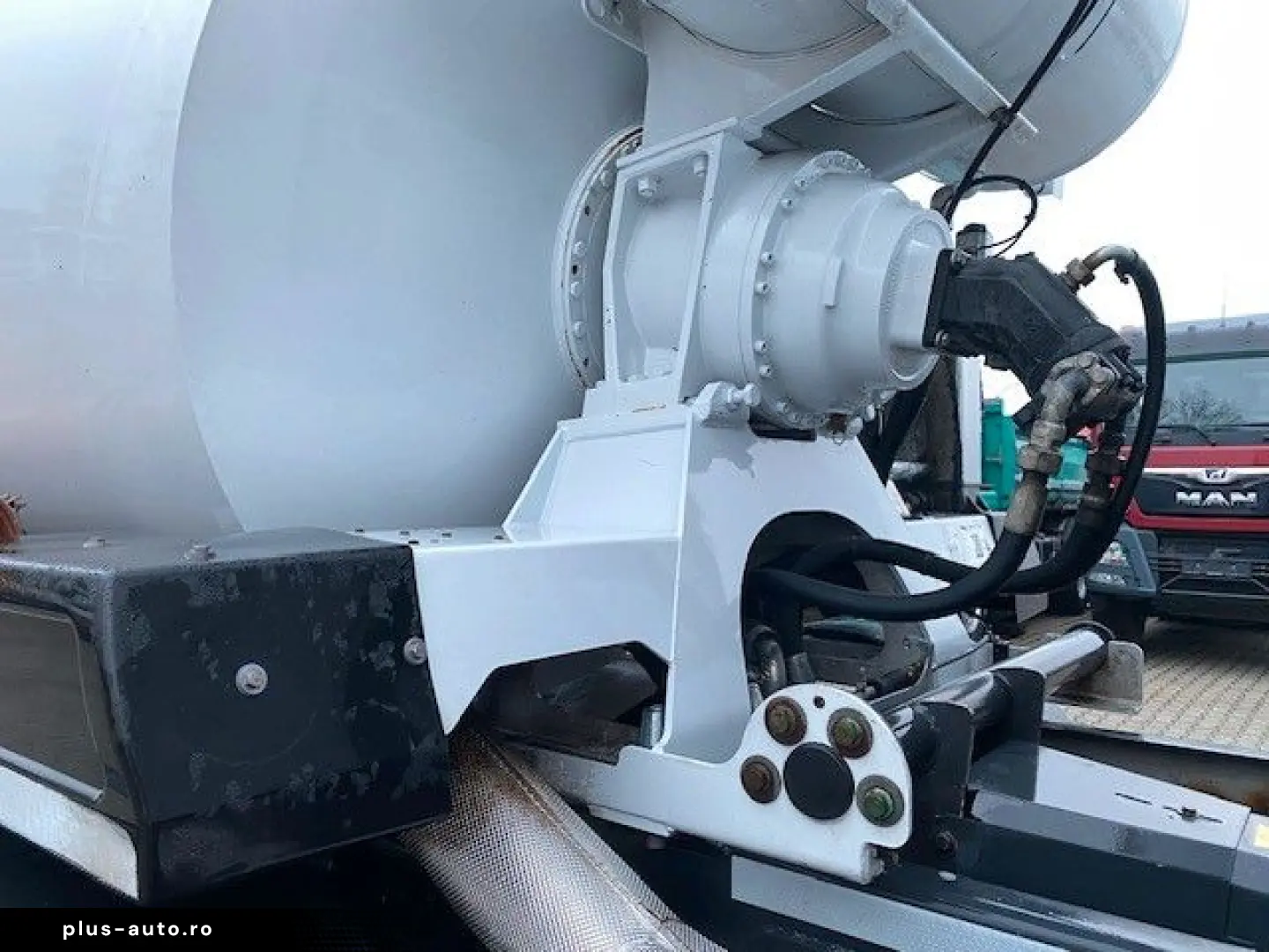 MERCEDES-BENZ AROCS 3240 8X4 BETONMIXER LIEBHERR   2018