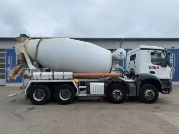MERCEDES-BENZ AROCS 3340 8x4 Betonmischer Intermix P10C UL