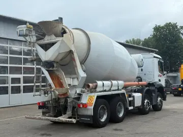 MERCEDES-BENZ AROCS 3340 8x4 Betonmischer Intermix P10C UL