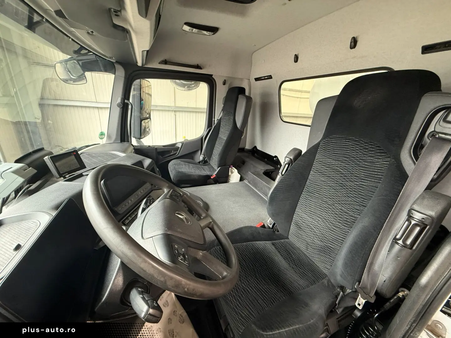 MERCEDES-BENZ AROCS 3340 8x4 Betonmischer Intermix P10C UL