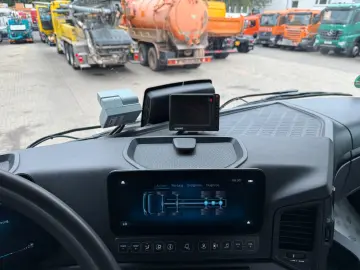 MERCEDES-BENZ AROCS 3340 8x4 Betonmischer Intermix P10C UL