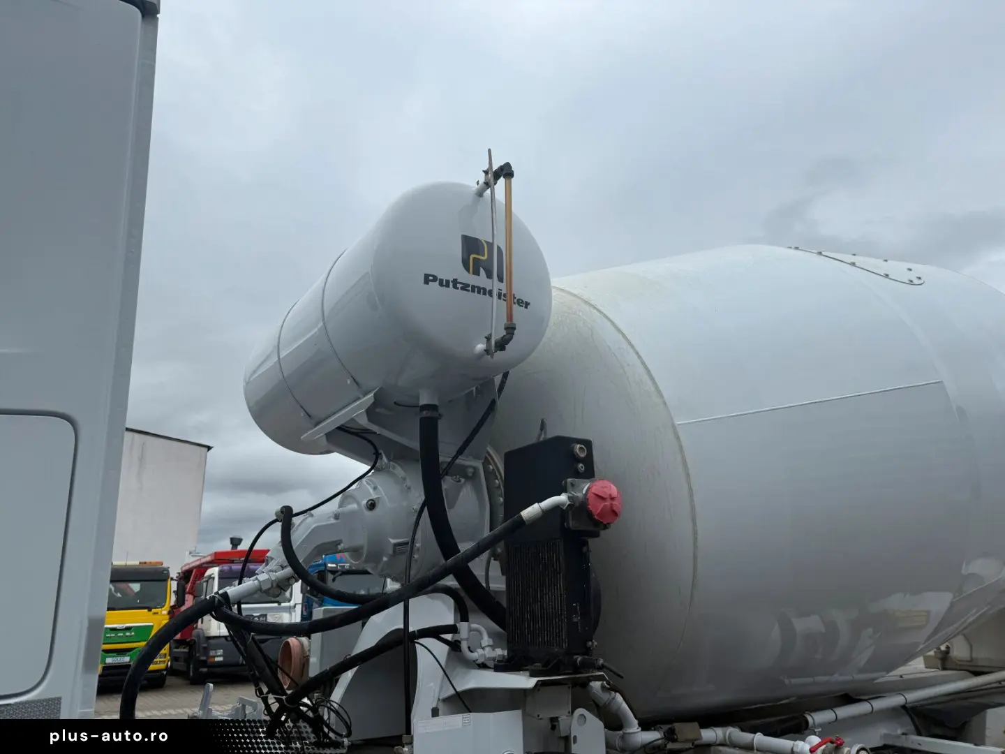 MERCEDES-BENZ AROCS 3340 8x4 Betonmischer Intermix P10C UL