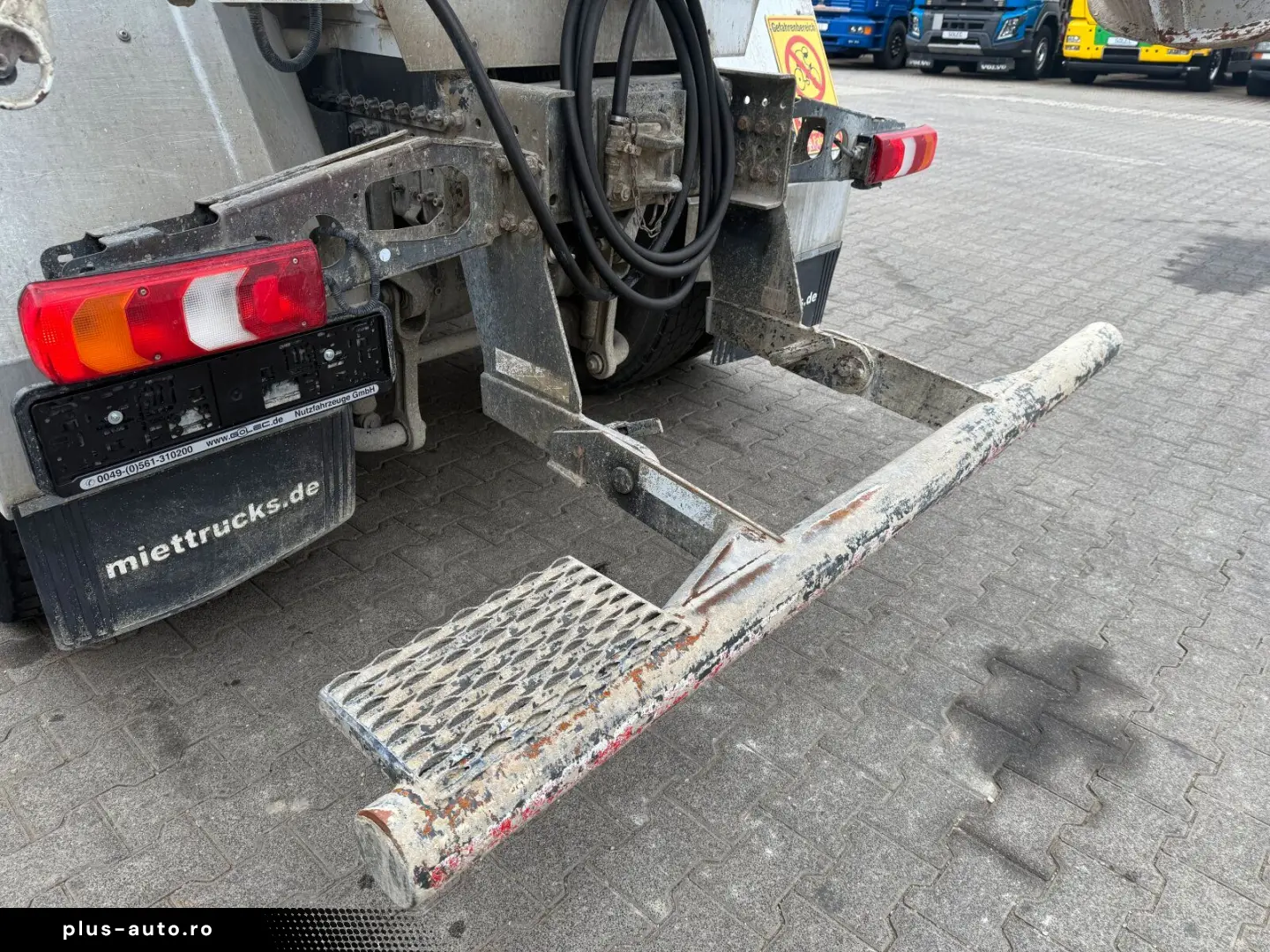 MERCEDES-BENZ AROCS 3340 8x4 Betonmischer Intermix P10C UL