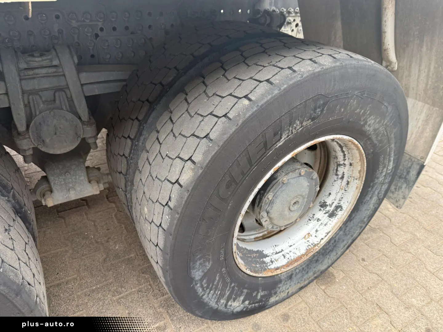 MERCEDES-BENZ AROCS 3340 8x4 Betonmischer Intermix P10C UL