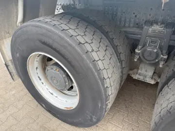 MERCEDES-BENZ AROCS 3340 8x4 Betonmischer Intermix P10C UL