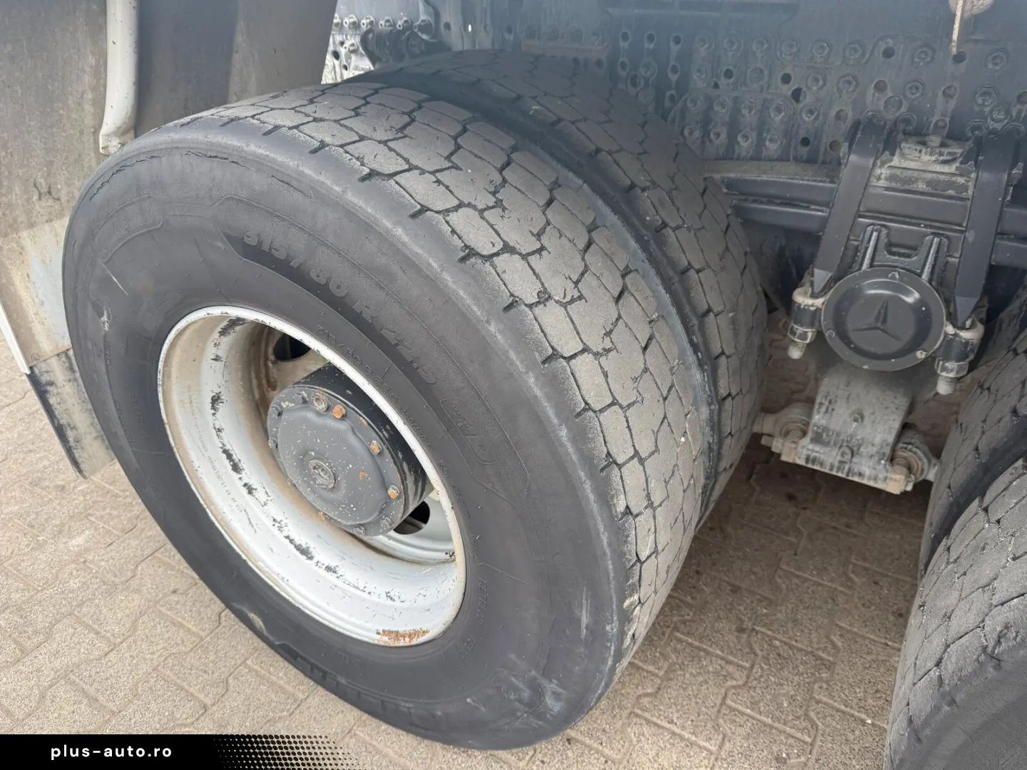MERCEDES-BENZ AROCS 3340 8x4 Betonmischer Intermix P10C UL